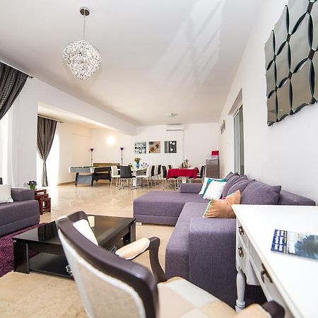 Holiday Home White House Podstrana Bagian luar foto