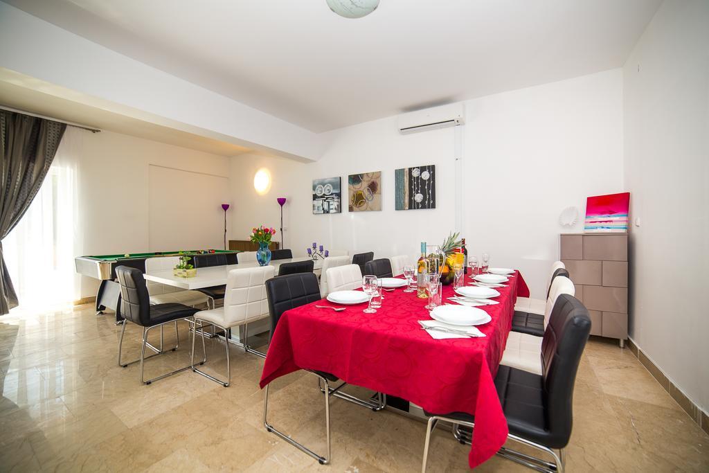 Holiday Home White House Podstrana Bagian luar foto