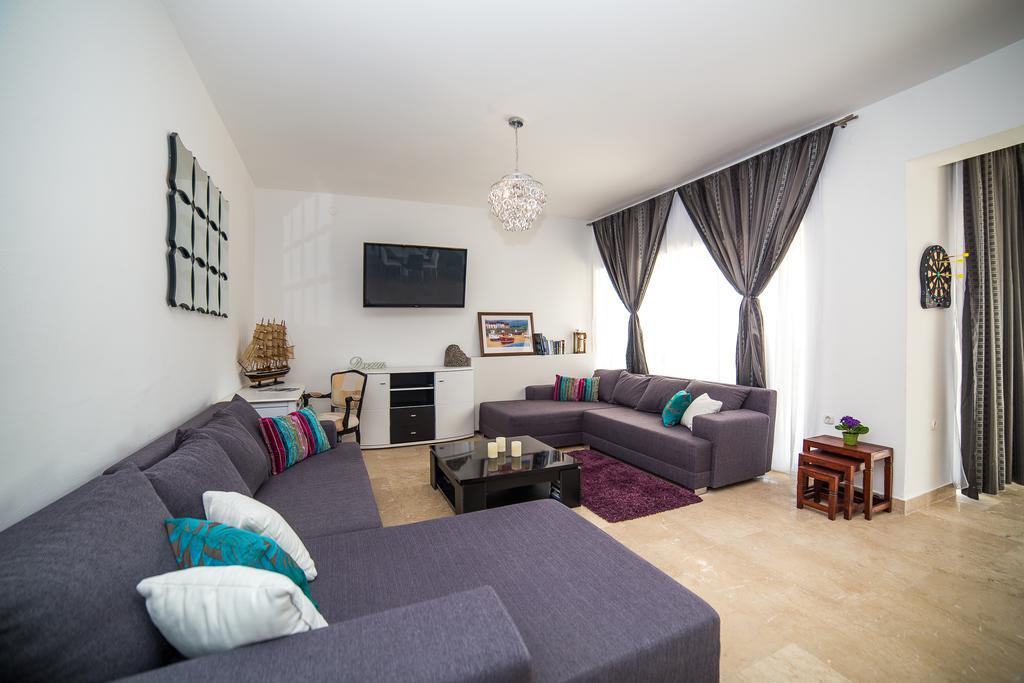 Holiday Home White House Podstrana Bagian luar foto
