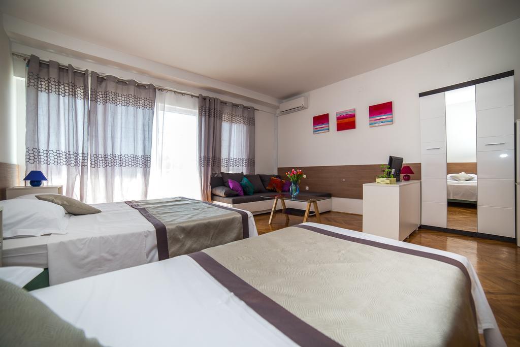 Holiday Home White House Podstrana Bagian luar foto