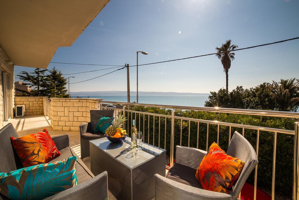 Holiday Home White House Podstrana Bagian luar foto