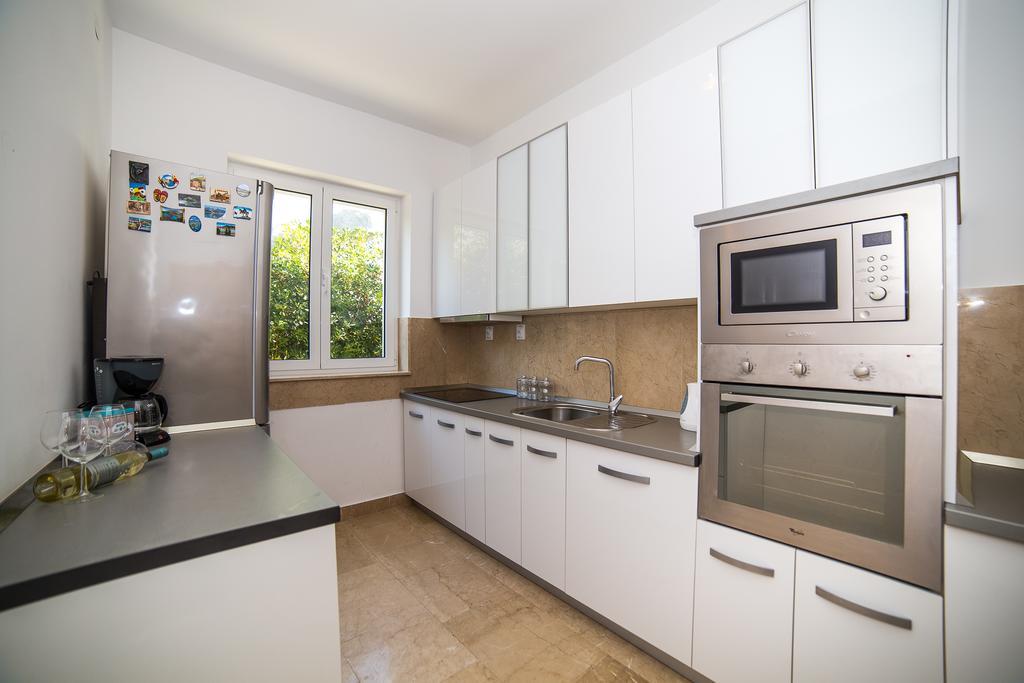 Holiday Home White House Podstrana Bagian luar foto
