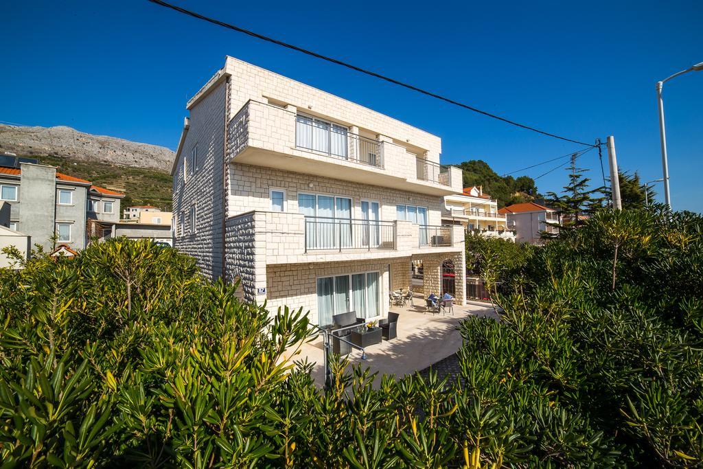 Holiday Home White House Podstrana Bagian luar foto